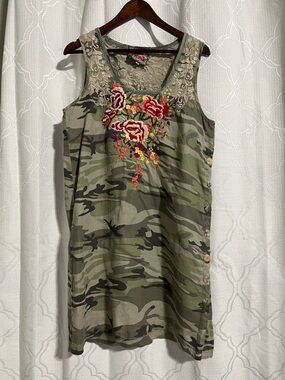 Johnny Was Camo Dress with Embroidered Neckline ~ Size Medium